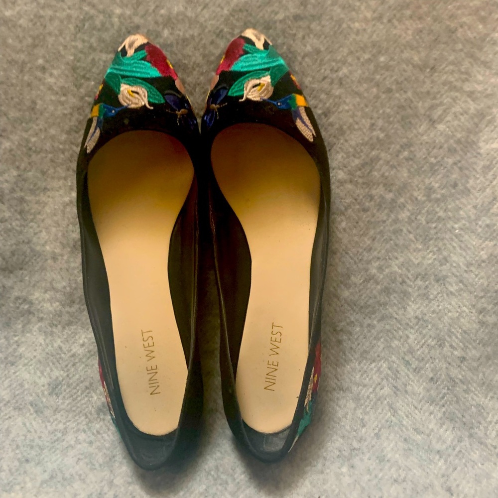 NINE WEST SUEDE FLATS